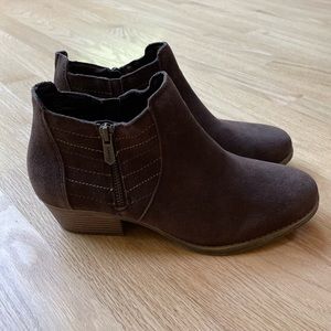 Skechers Air Cooled Memory Foam Leather Block Heeled Booties Size 9.5 EUC